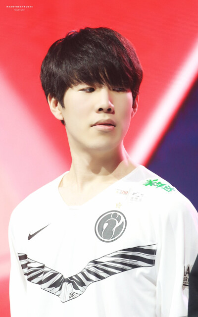 韩轶透露：[ xiye ]将在传奇杯结束后重新加入[ Top Esports ]担任教练。