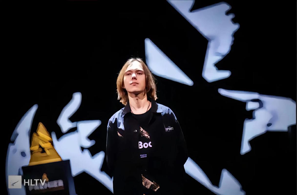 knight：只需要正常对待JDG就可以了，对老队友说一起加油